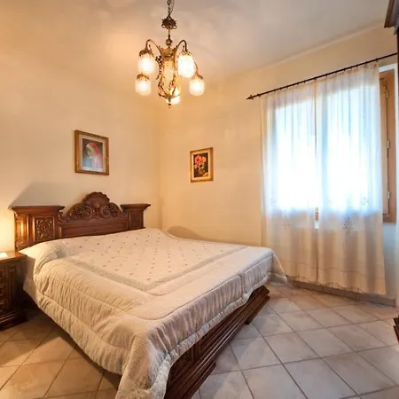 Il Castagno Poggio Alla Croce